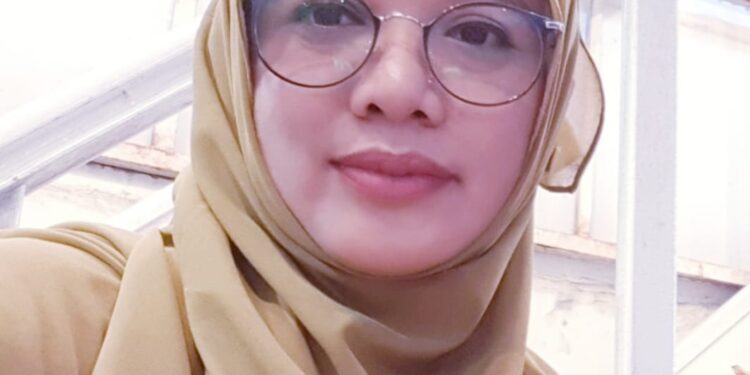 Puisi-puisi Elly Delfia