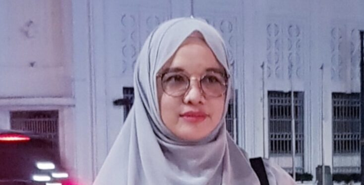 Perempuan dalam Buku Kesaksian Sepasang Sendal Sebuah Antitesis