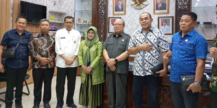 Komisi II DPRD Sulawesi Tenggara saat di DPRD Sumbar (Foto: Ist)