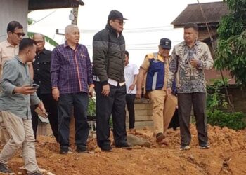Komisi IV DPRD Sumbar Tinjau Pembangunan Penguatan Tebing Batang Pasaman