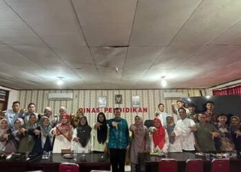Pelatihan Public Speaking Dongkrak Percaya Diri ASN dan Siswa Berprestasi Dharmasraya