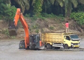 Tambang Ilegal Rusak Sungai Batanghari, Warga Dharmasraya Resah