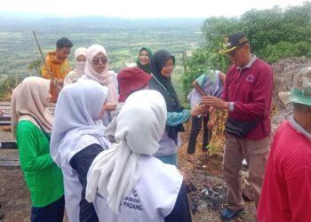 Reboisasi Puncak Gunung Medan: Upaya Lestarikan Paru-paru Dharmasraya