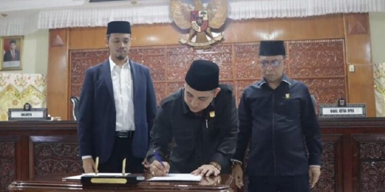 DPRD dan Pemko Bukittinggi Sepakati Nota Perubahan APBD 2024