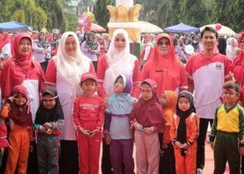 Ibu-ibu di Dharmasraya Diminta Siapkan Generasi Emas 2045