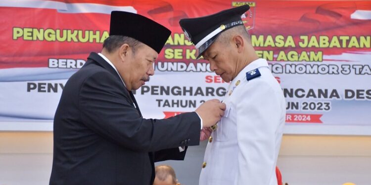 30 Nagari di Agam Terima Lencana Desa Mandiri