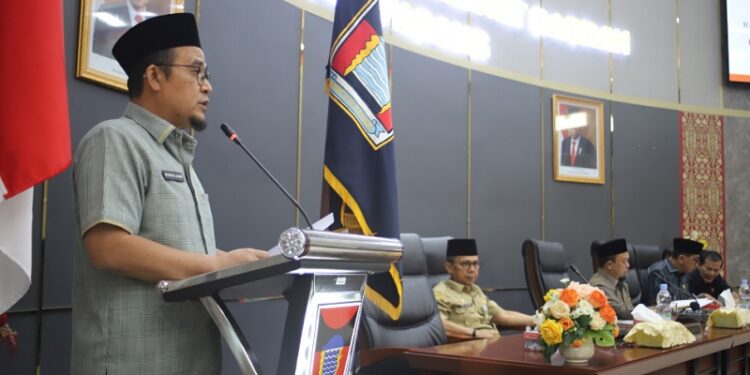 DPRD Kota Padang melaksanakan rapat paripurna penetapan struktur komisi-komisi dan Alat Kelengkapan DPRD Kota Padang, Selasa (24/9). (Foto: Ist)