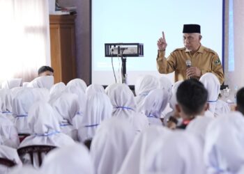 Gubernur Sumbar Minta Pelajar SMAN 3 Bukittinggi Siapkan Diri Jadi Pemimpin