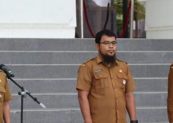 Kabag Persidangan dan Perundang-Undangan DPRD Sumbar Zardi Syahrir Pimpin Apel Pagi