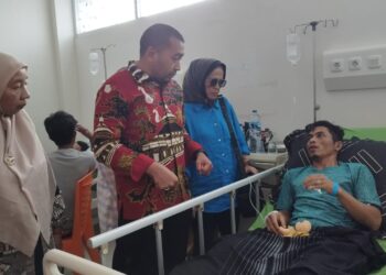 Pemprov Sumbar Serahkan Bantuan bagi Korban Tambang Ilegal di Solok