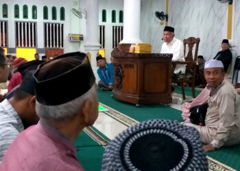 Jadi Imam Salat Subuh, Mahyeldi Didoakan Pimpin Sumbar Dua Periode