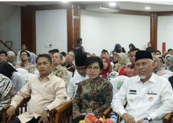 Wakil Ketua Sementara DPRD Sumbar Evi Yandri Hadiri Dies Natalis Unand