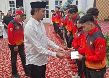 Raih Medali di PON XXI, Erman Safar Janjkan Bonus Uang Tunai bagi Atlet