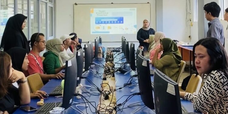 STT Indonesia Tanjung Pinang Berdayakan Komunitas Tangguh Melalui Literasi Digital