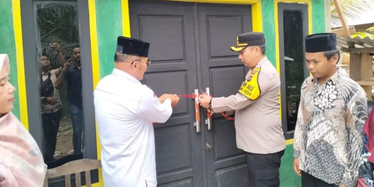 Baznas dan Polres Dharmasraya Bedah Rumah Tidak Layak Huni
