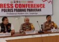 Pers conference Polres Padang Pariaman terkait pengembangan kasus pemwrkosaan dan pembunuhan Nia Kurnia Sari (18). Sabtu, (28/09/2024) [foto : sumbarkita]