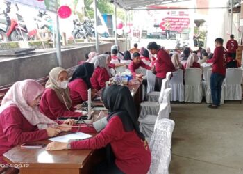 Donor darah dalam rangka Hari Ulang Tahun (HUT) PMI ke-79 (Foto: Ist)
