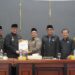 Foto bersama usai Sidang Paripurna DPRD Kota Padang terkait, Penyampaian Akhir Fraksi-Fraksi terhadap Rancangan Peraturan Daerah (Ranperda) Tentang APBD-P TA 2024, di Ruang Sidang Utama Kantor DPRD Padang, Senin (30/9). (Foto: Ist)
