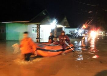 Banjir Rendam Tiga Kabupaten di Sumbar, Padang Pariaman Paling Parah