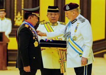 Kapolri Terima Gelar Panglima Gagah Pasukan Polis dari Kerajaan Malaysia 