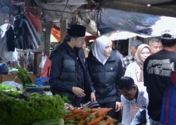 Jika Terpilih Lagi, Erman Safar Diminta Warga Benahi Penerima Bantuan Sosial