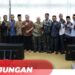 Anggota DPRD Sumatera Barat, Nurfirmanwansyah foto bersama dengan anggota DPRD Agam di ruang khusus I usai konsultasi tentang Peraturan Kode Etik, Selasa. (Foto: Ist)