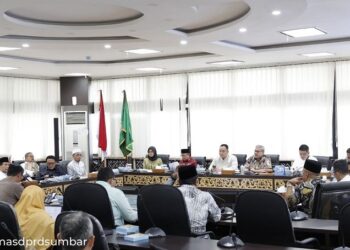 Bamus DPRD Sumbar gelar rapat bersama Pemerintah provinsi (Foto: Ist)