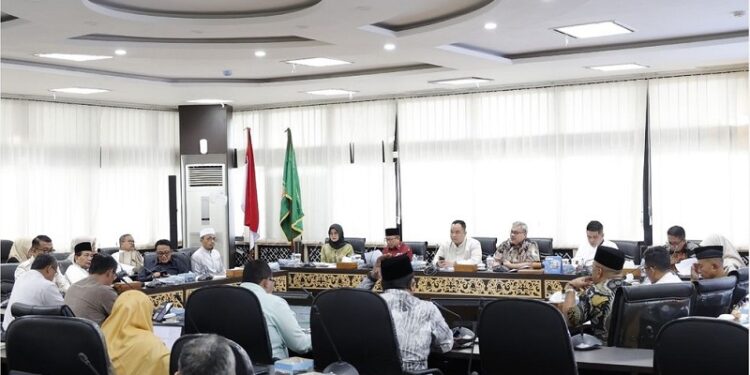 Bamus DPRD Sumbar gelar rapat bersama Pemerintah provinsi (Foto: Ist)