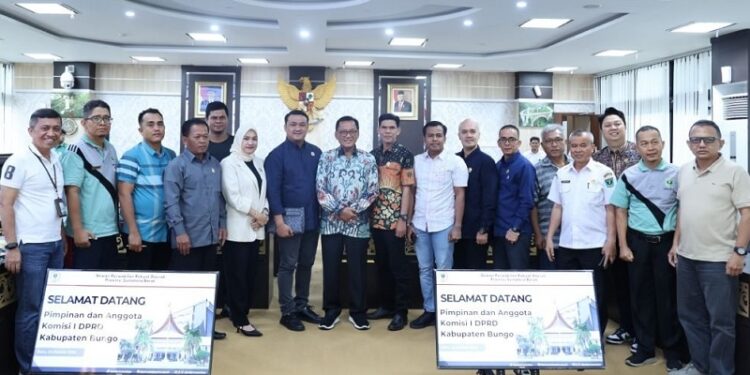 Anggota DPRD Kabupaten Bungo, Provinsi Jambi melakukan studi banding ke DPRD Sumbar (Foto: Ist)