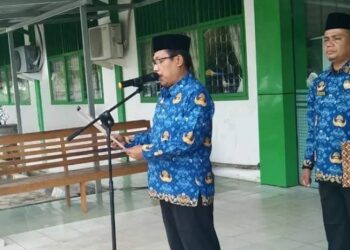 Pimpin Upacara Hari Kesadaran Nasional, Kepala KUA Dharmasraya Tekankan Pentingnya Kebersamaan