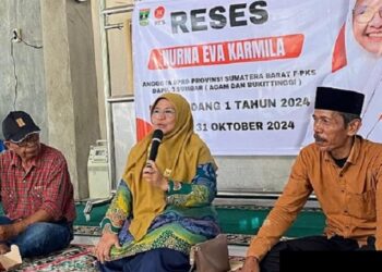 Nurna Eva Karmila, anggota fraksi PKS DPRD Sumbar periode 2024-2029, saat agenda reses ke daerah pemilihan (Foto: Ist)