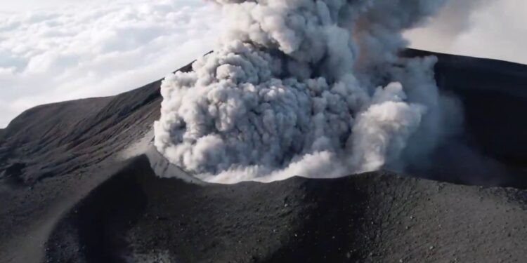 Terus Erupsi, Status Gunung Marapi Naik ke Level Siaga