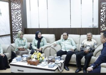 Bahas Isu Perlindungan Konsumen, Wakil Ketua DPRD Sumbar Terima Audensi BPSK Padang