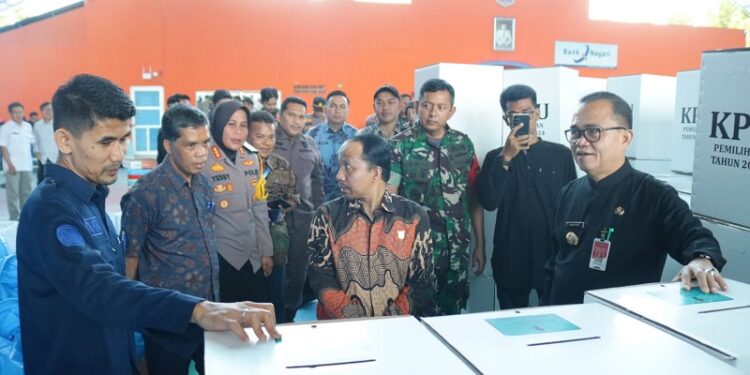 Pjs Wako Bukittinggi Tinjau Ketersediaan Logistik Pilkada