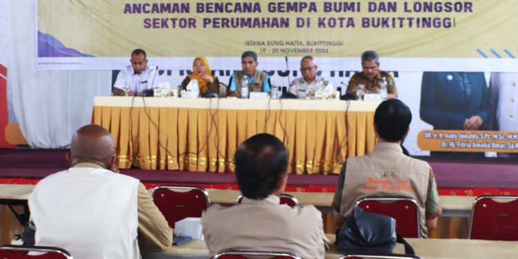 Terancam Sesar Sianok, Disperkimtan Sumbar Gelar Seminar Hadapi Bencana Gempa dan Longsor