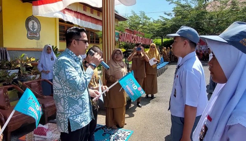 Sebanyak 210 siswa-siswi SMAN 2 Sungai Tarab dikukuhkan sebagai Duta Keterbukaan Informasi oleh KI Sumatera Barat (Foto: Ist)