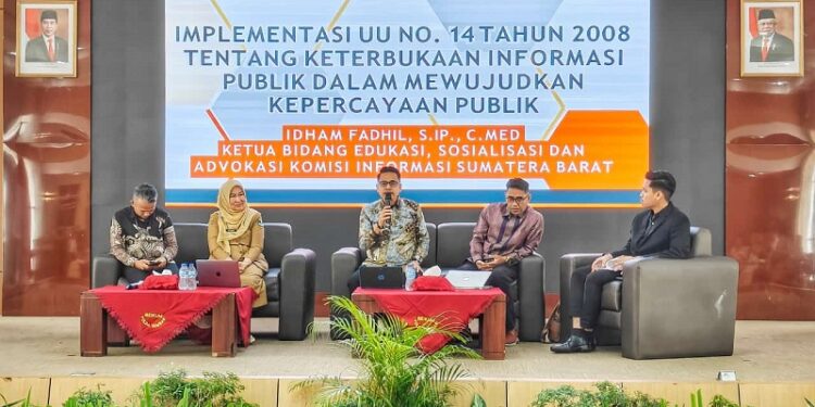 Komisioner Komisi Informasi Sumbar, Idham Fadhli (Foto: Ist)