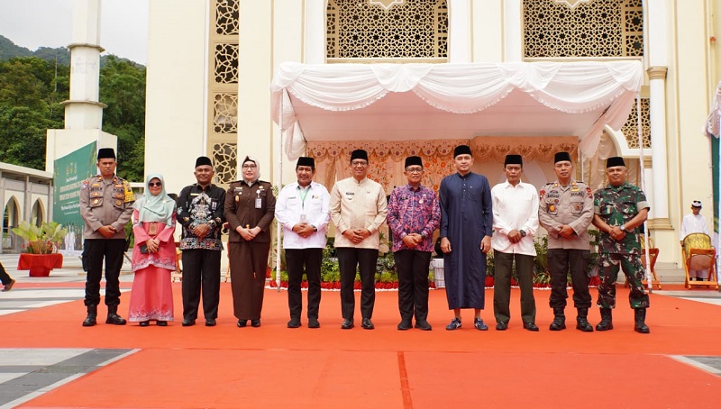 Pj Wali Kota Padang Panjang bersama Ketua DPRD, Kepala Kejaksaan Negeri, Kakanwil Kemenag, unsur Forkopimda, pejabat terkait dan undangan lainnya (Foto: Ist)