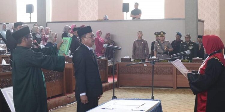 Wakil Ketua I DPRD Dharmasraya Diambil Sumpah