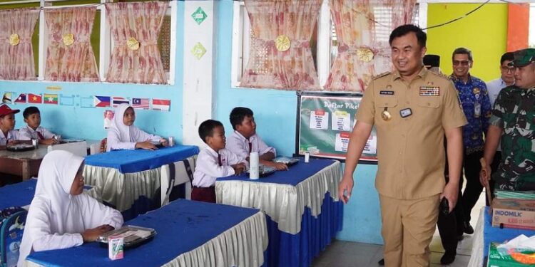 Program Makan Siang Bergizi untuk Siswa Diuji Coba di Dharmasraya