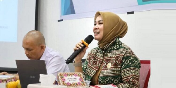 Komisioner Komisi Informasi Sumatera Barat, Mona Sisca (Foto: Ist)
