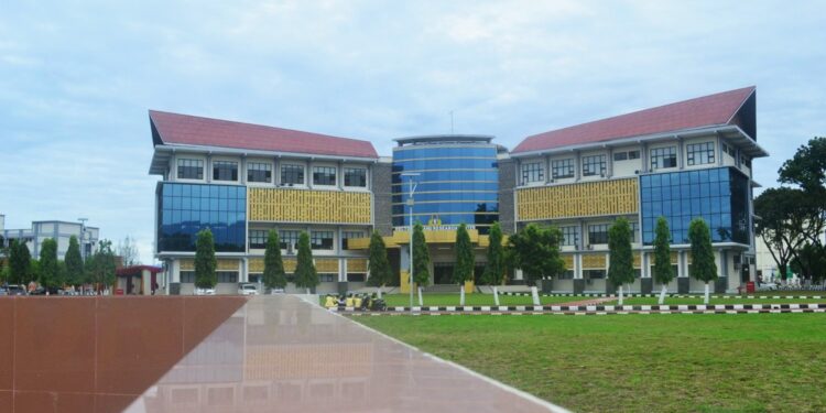 UNP Dinobatkan PTN ke-13 Terbaik di Indonesia 2025