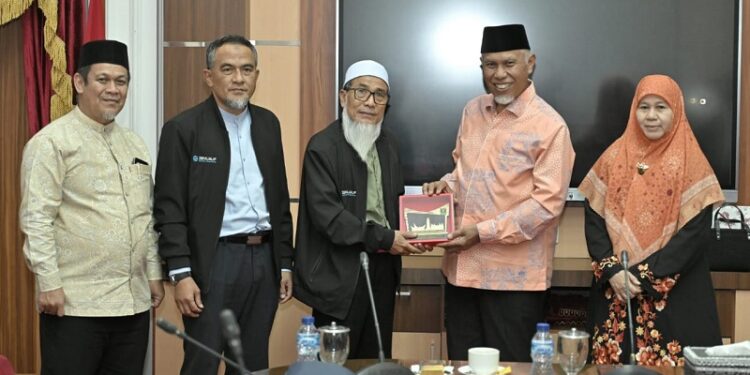 Gubernur Mahyeldi dan Rombongan Satun Thailand Bahas Ekonomi Syariah dan Koperasi