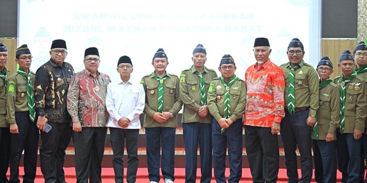 Gubernur Mahyeldi dan Wamendikdasmen Hadiri Pelantikan Kwartir Wilayah Hizbul Wathan Sumbar