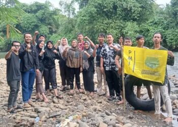 Petualangan Dilan PMII Dharmasraya di Sungai Tanjung Belit, Nikmati Keindahan Alam dan Perkaya Pikiran