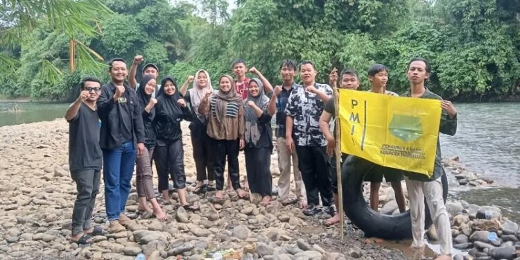 Petualangan Dilan PMII Dharmasraya di Sungai Tanjung Belit, Nikmati Keindahan Alam dan Perkaya Pikiran