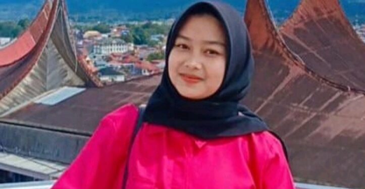 Sastra Bandingan: Kerinduan yang Tak Bertepi di Antara Dua Puisi