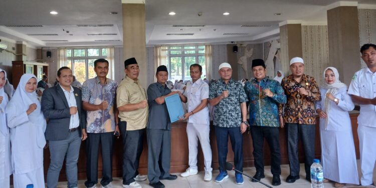 DPRD Pasaman Barat Siap Fasilitasi Penyelesaian Masalah Status Nakes Non-ASN