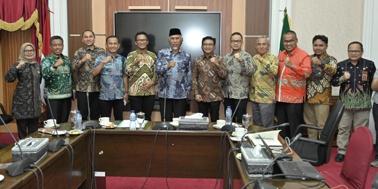 PLTS Terapung di Danau Singkarak, Gubernur Optimis Energi Terbarukan Angkat Potensi Sumbar