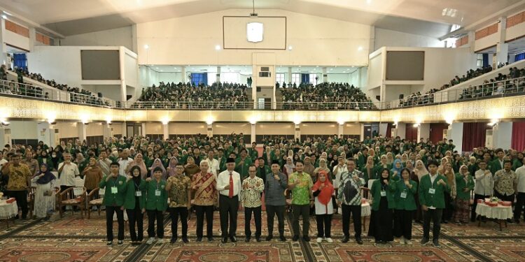 Mahasiswa Unand KKN, Gubernur Mahyeldi: Harus Berkontribusi Bagi Pembangunan Nagari